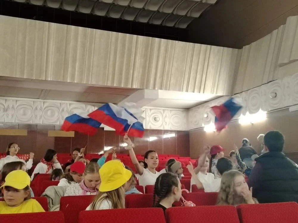 Что нужно знать детям о стране, в которой они живут?
Важно знать базовые сведения, которые помогут с