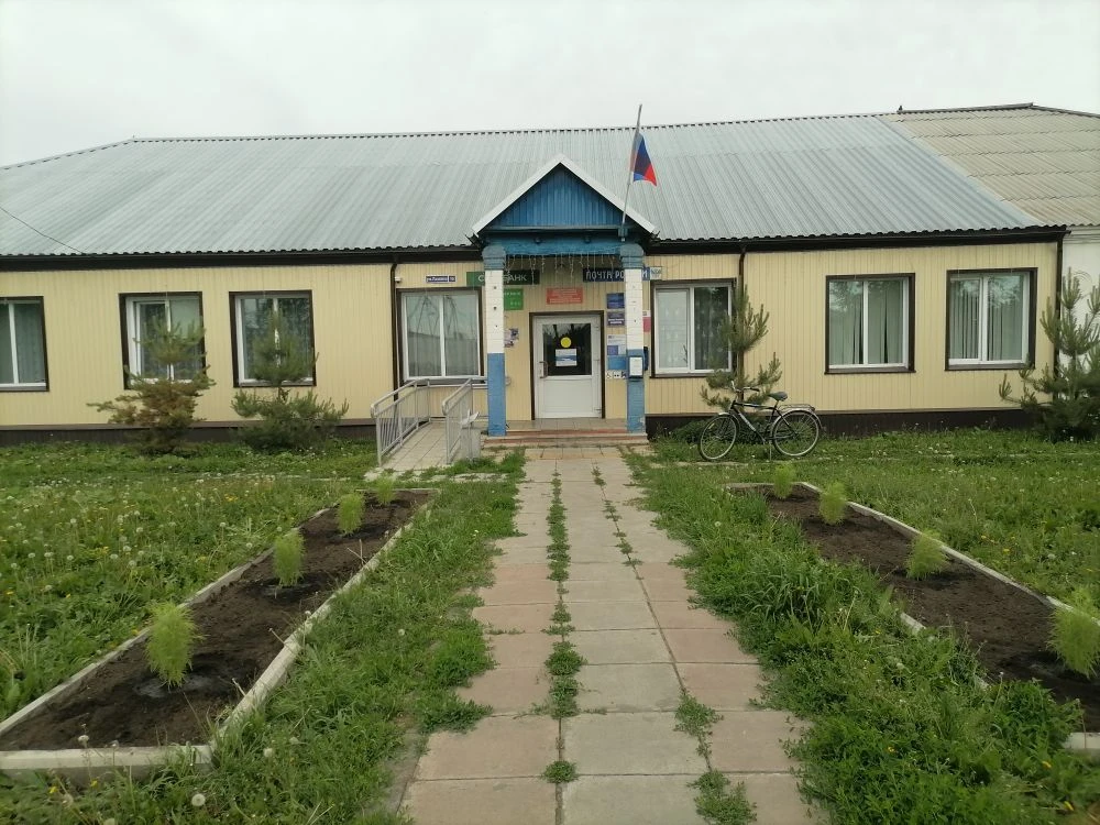 Благоустройство территории: новые зелёные акценты у здания сельсовета

Сегодня администрация Орехово