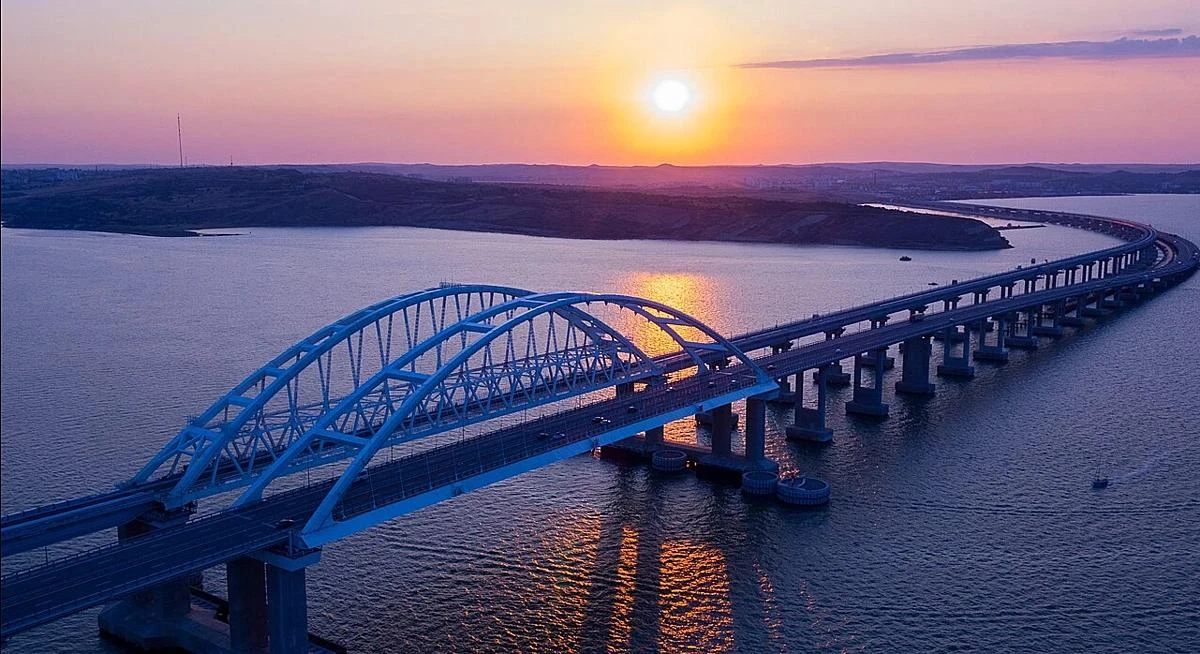 Инсайдеры утверждают, что Киев может готовить удар по Крымскому мосту, а перед этим — отвлекающую ат