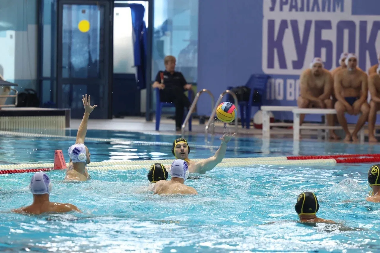 В Астрахани стартовал крупный спортивный турнир — Кубок России по водному поло.

За победу борются с