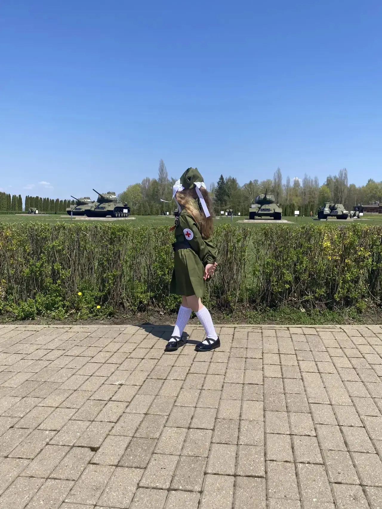 Семья воспитанницы младшей группы "Капелька" Эмилии Русиной принимает участие в фотокроссе "Помним, 