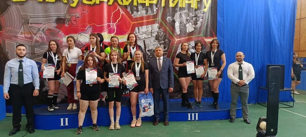 Сегодня в СОК "Прометей" проходит Чемпионат Республики Башкортостан по жиму и классическому жиму. Же