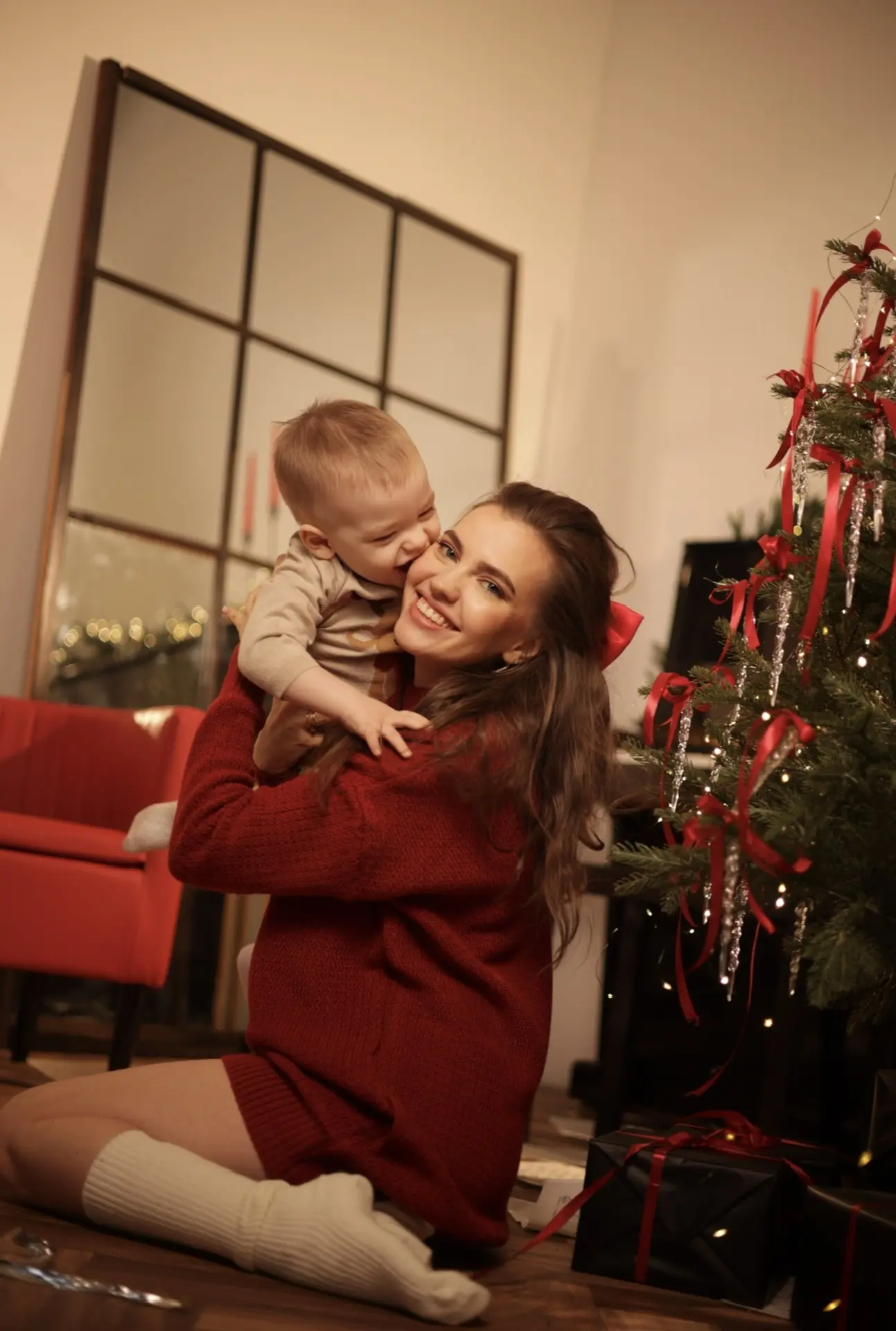 Давайте познакомимся поближе!

Меня зовут Алина, и мне 28 лет 🌟 

Я счастливая мама озорного мальчи