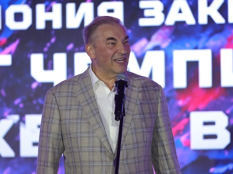 Президент Федерации хоккея России Владислав Третьяк поздравил всех с завершением сезона:

Дорогие др