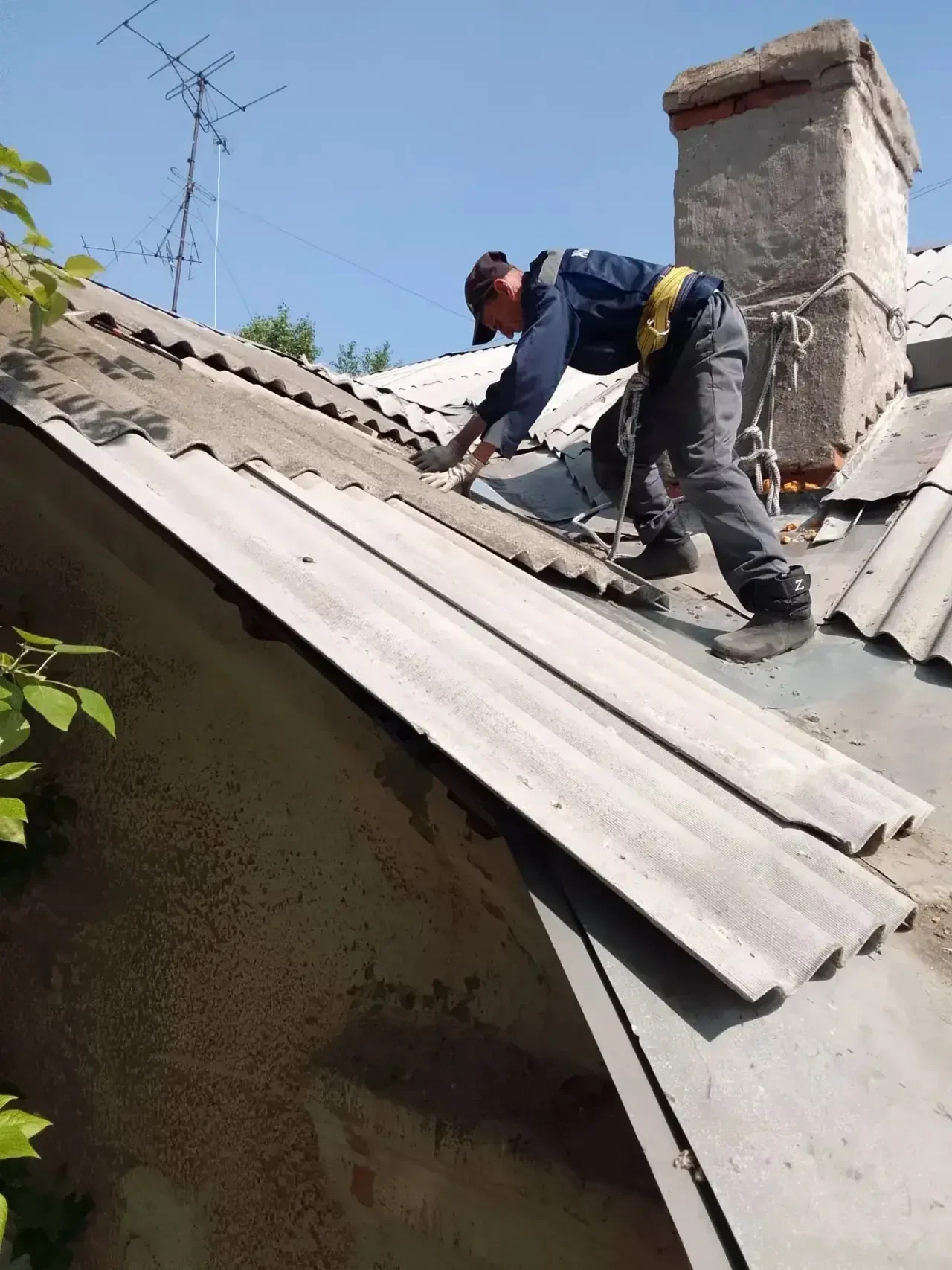 ⚒️ Ремонт кровли: 

📍ул. Салавата Юлаева д. 3