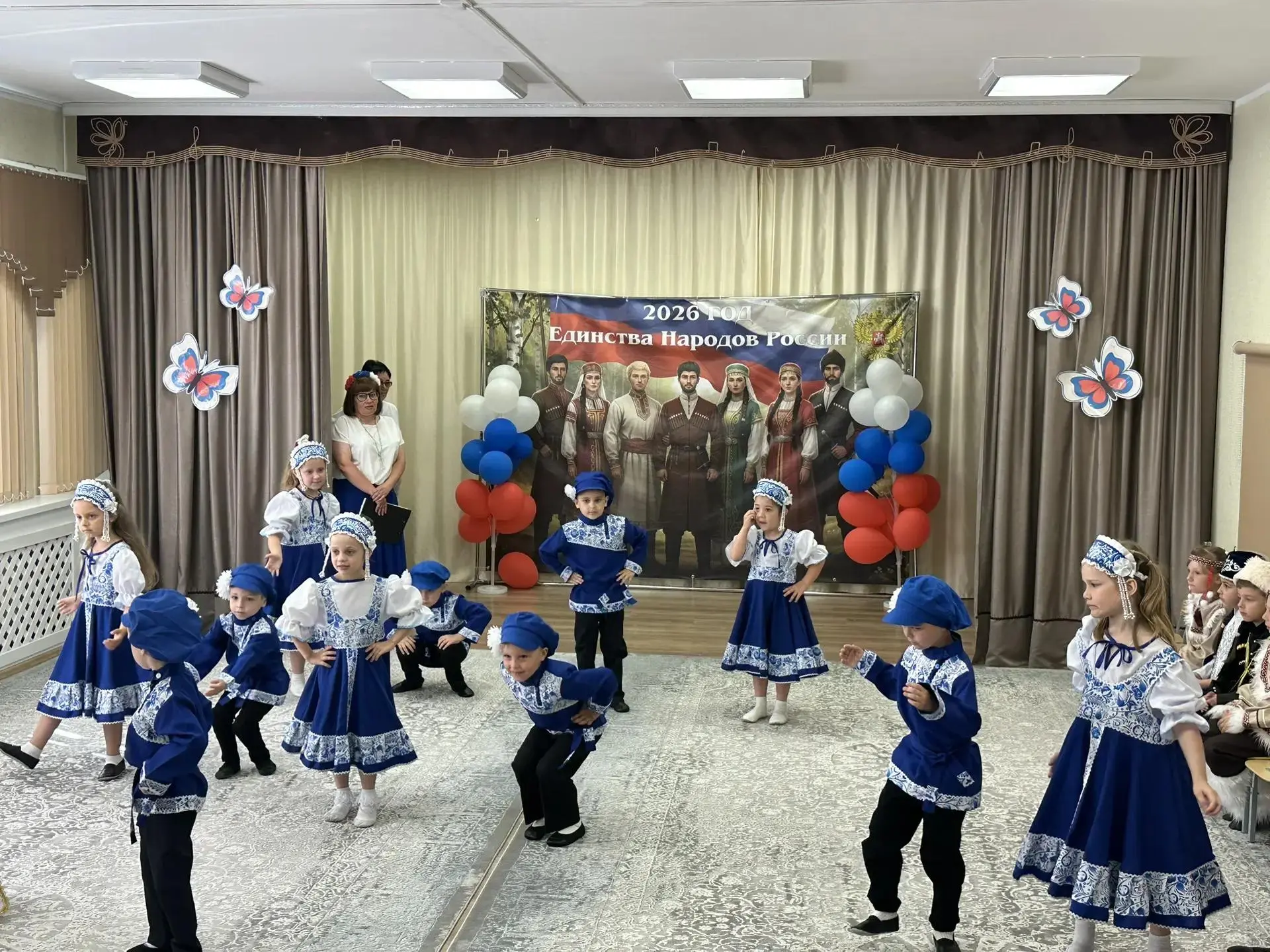 🇷🇺 Завтра в нашей стране большой праздник — День России! 🇷🇺

И наши воспитанники из подготовител