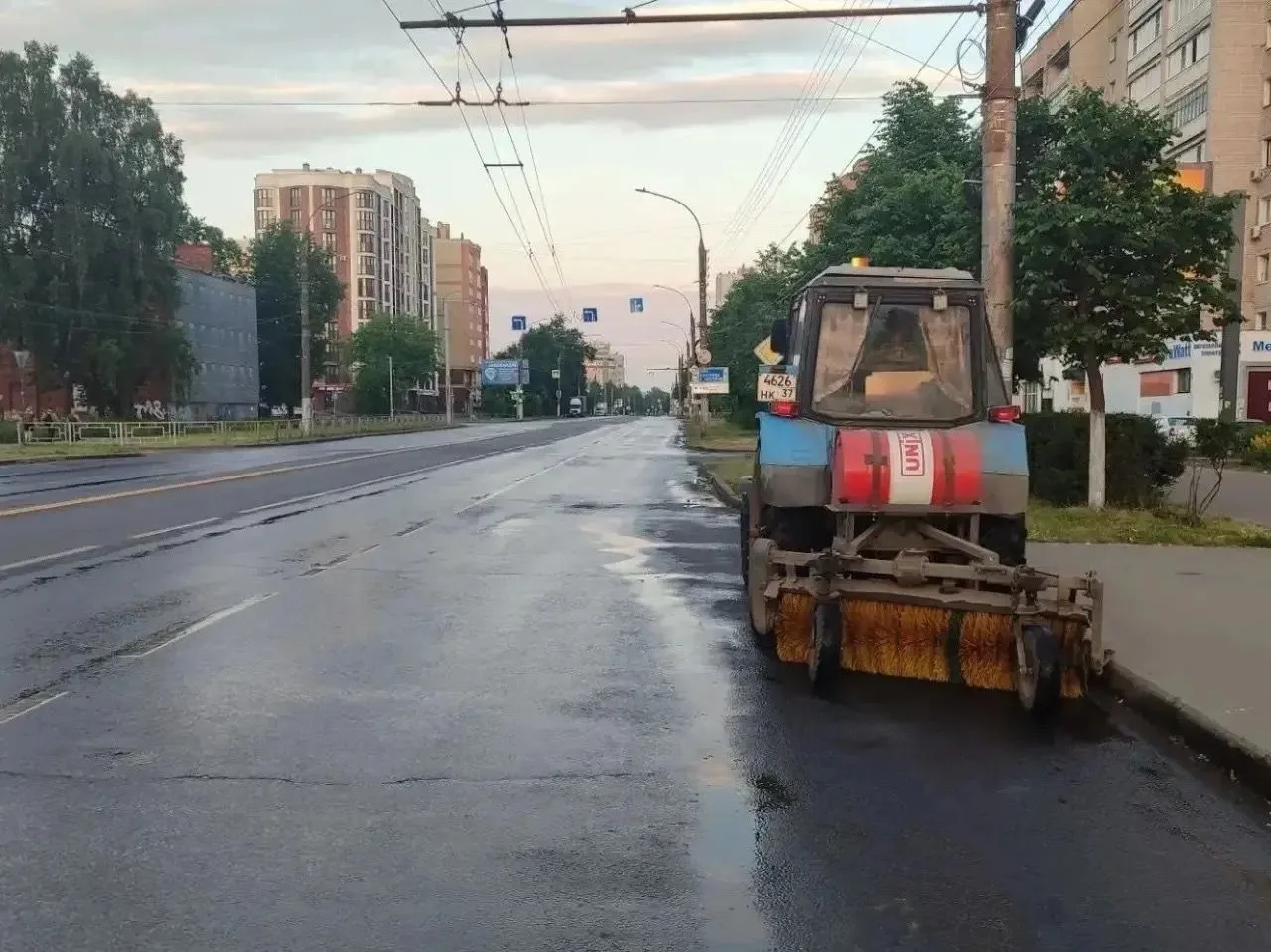 Как городские службы работали в  длинные выходные  🧹🚛

Пока большая часть горожан наслаждалась дня