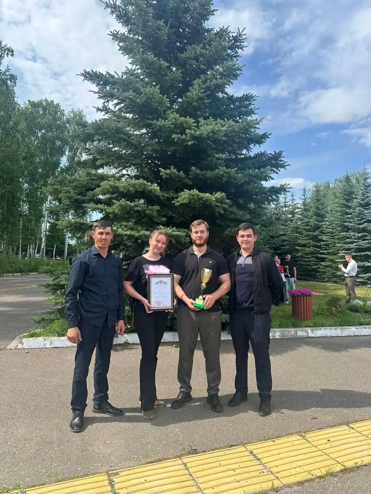 Апасның эчке эшләр бүлеге хезмәткәрләре җиңеп кайтты
Татарстан Эчке эшләр министрлыгында хезмәт биат