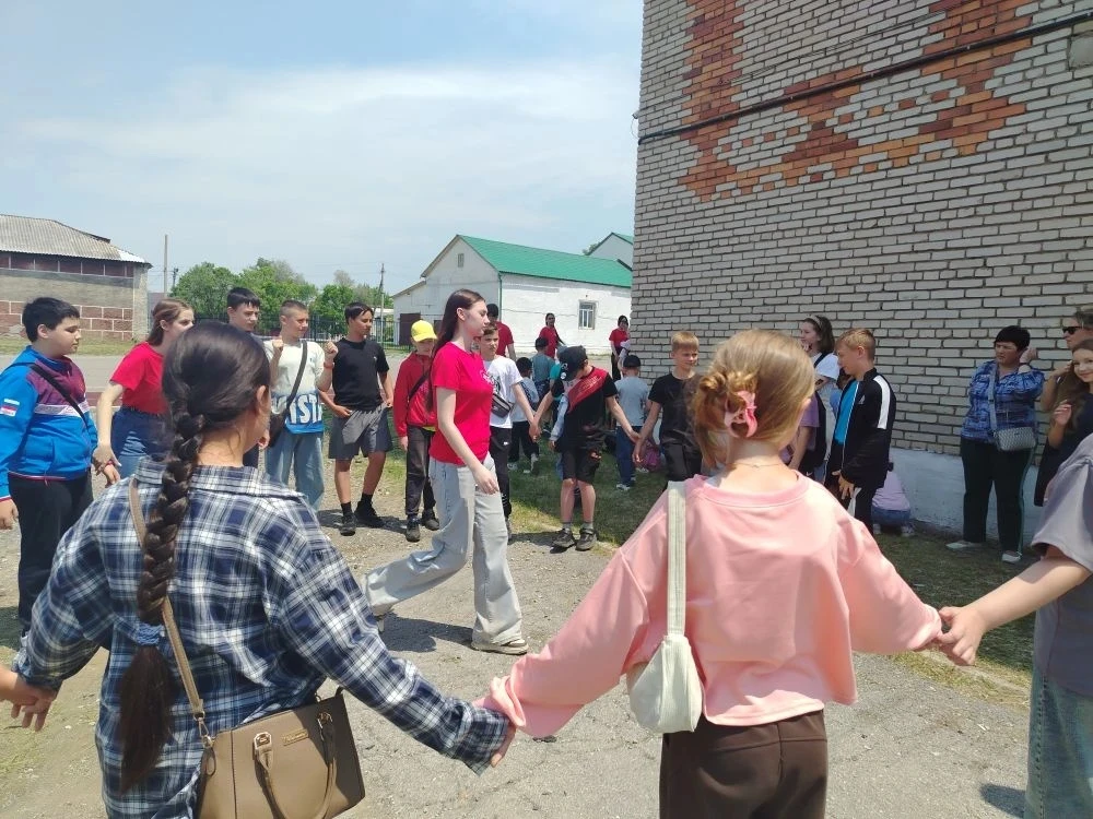 День 2 в пришкольном лагере: ЗОЖ, творчество и путешествия! 🍏🎨🚌

Второй день нашей лагерной смены