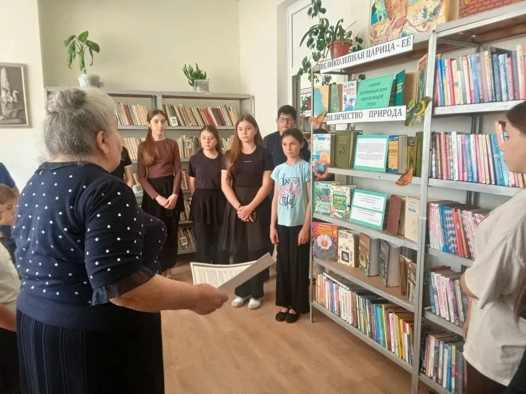 🌱К Всемирному дню охраны окружающей среды в библиотеке-филиале с.п. Малка была оформлена книжная вы