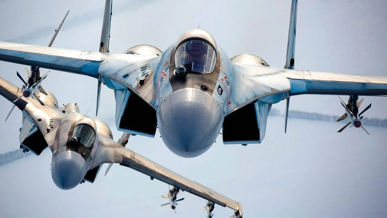 ⚡️ВС РФ нанесли групповой удар по военным аэродромам, объектам энергетической, транспортной инфрастр