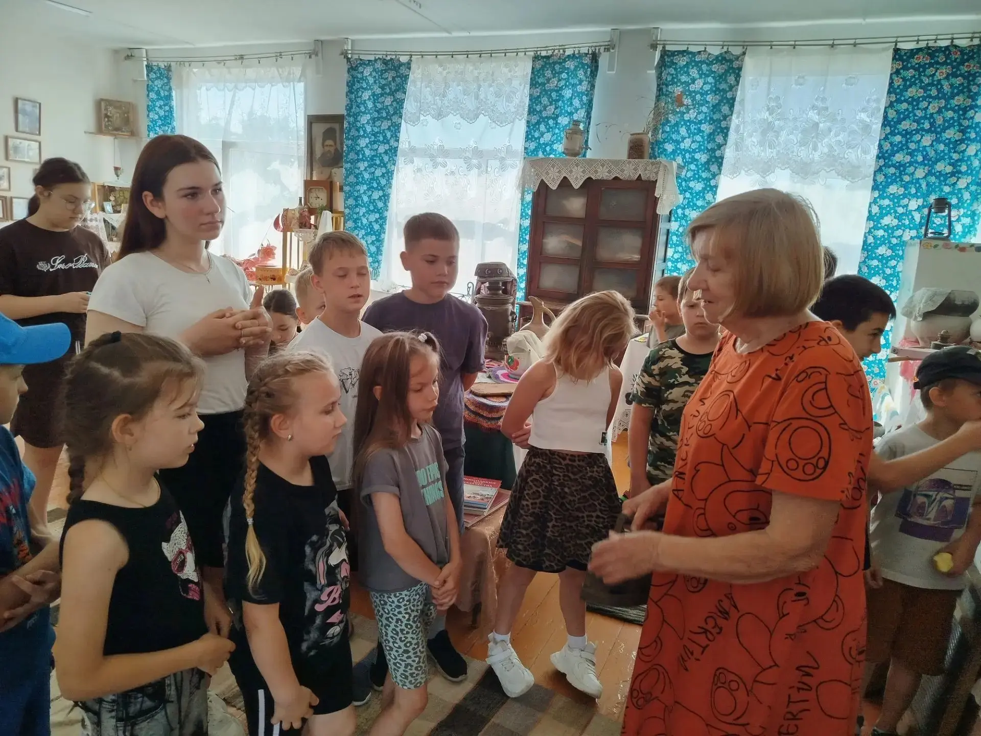 Звёздный час в «Единстве первых»! 🌟 

Сегодня в нашем лагере прошёл настоящий День талантов, и это 