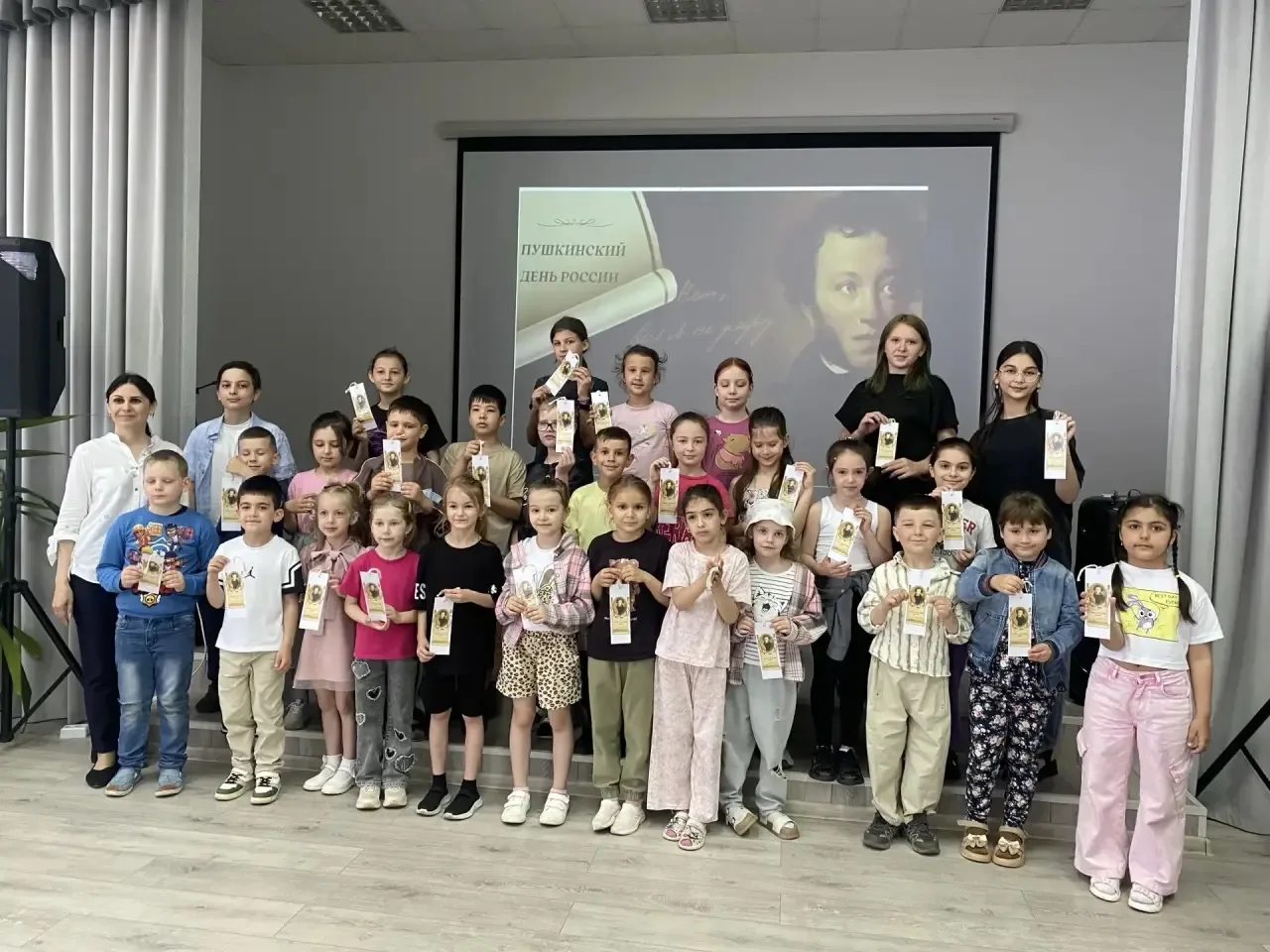 🎊6 июня вся наша страна отмечает День русского языка. 

✨Для ребят комнаты школьника «Радужная план