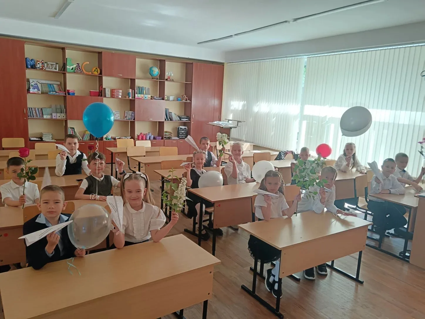 ⚡На Последний звонк наши первоклассники подготовили особенный сюрприз для выпускников!⚡

Для первокл