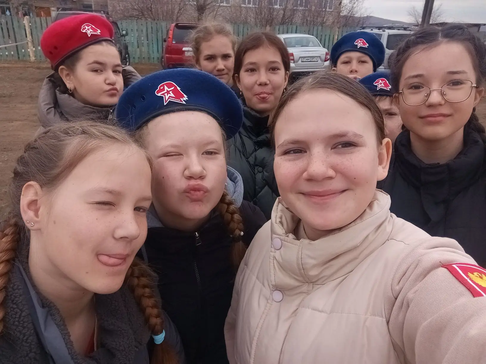 Мы на месте 

Все заряжены энергией ⚡