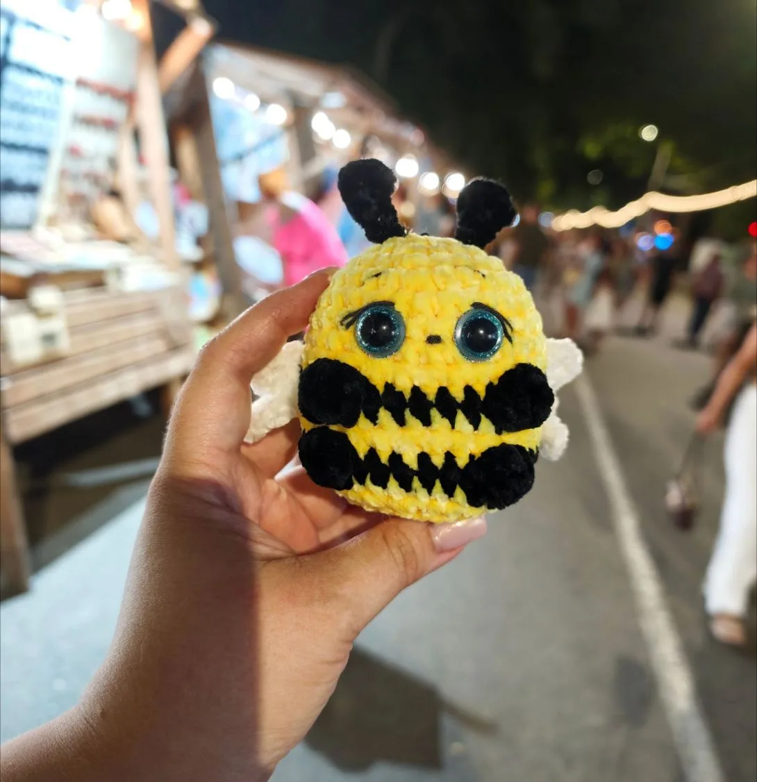 На набережной Анапы я не смогла пройти мимо Фони 🐝