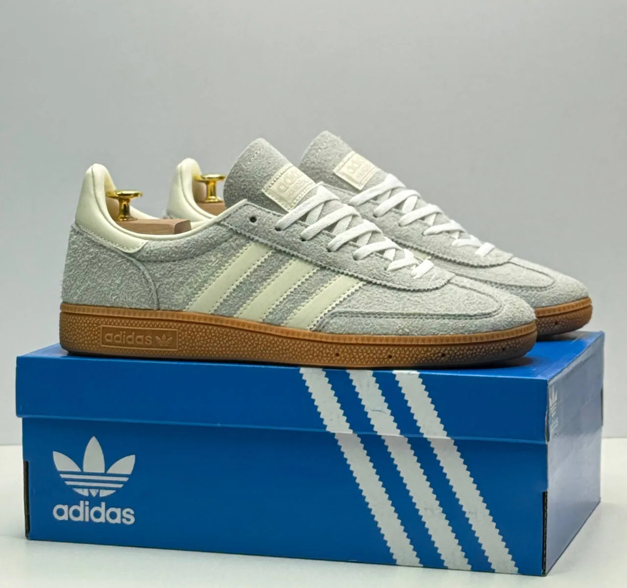 👟 Adidas Spezial

— Материал: текстиль,замша;
— Сезон:лето,весна;
— Назначение: для ежедневной носк