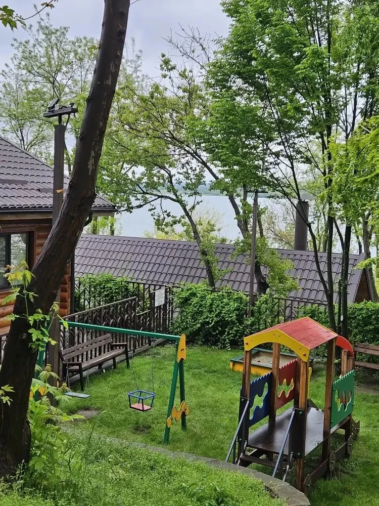 B Александрии лето ощущается как поездка на дачу к друзьям🌿

Где никто никуда не спешит.
Где вечеро