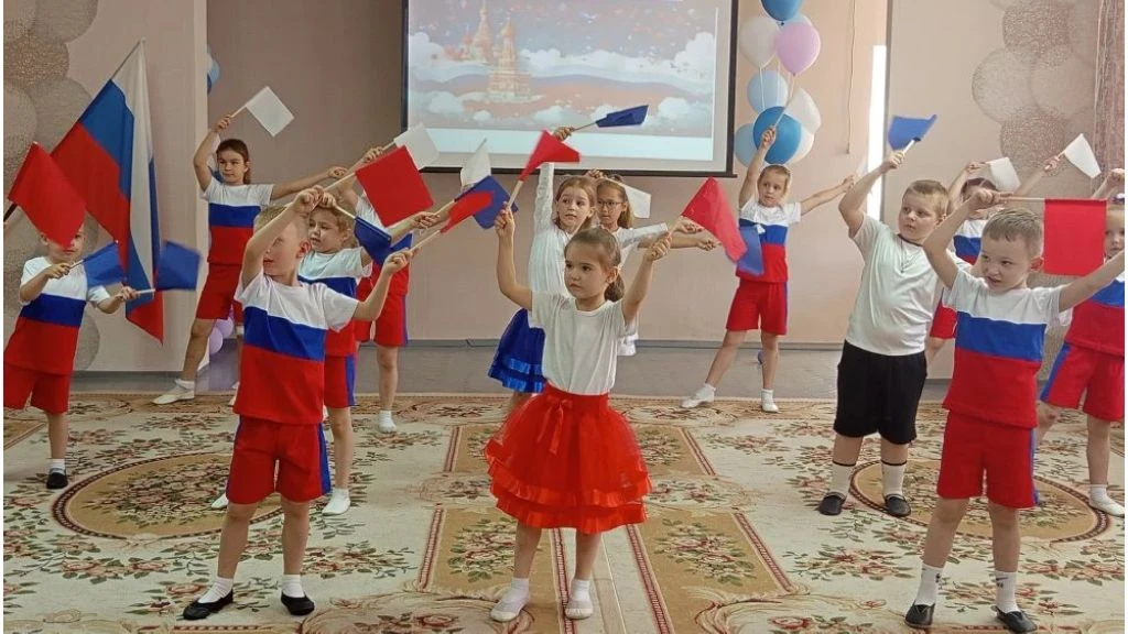 "Россия - Родина моя!" 
Сегодня в детском саду царила особая праздничная атмосфера - ребята отмечали