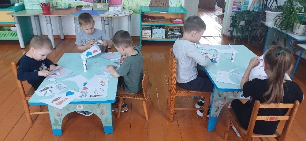 🎨❤️ «Окна России» глазами детей ❤️🎨

В преддверии великого праздника — Дня России — наш детский са