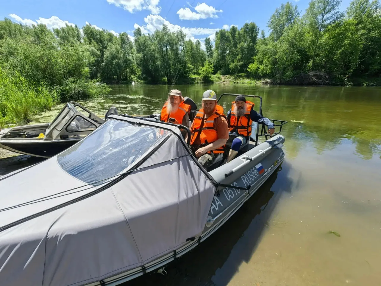 🛶 Митрополит Пётр отправился в путешествие по Уралу

Пётр в сопровождении настоятеля Оренбургского 