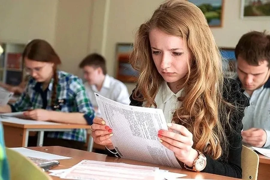 Волнение и тревожность перед экзаменами: как взять себя в руки? ☝️
￼
Переживать перед важными событи