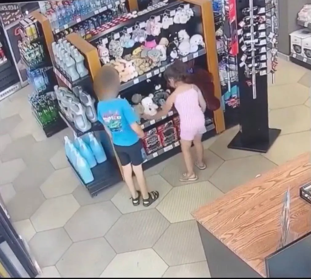 В Ангарске разыскивают детей и их родителей, предположительно причастных к хищению имущества

Изучив