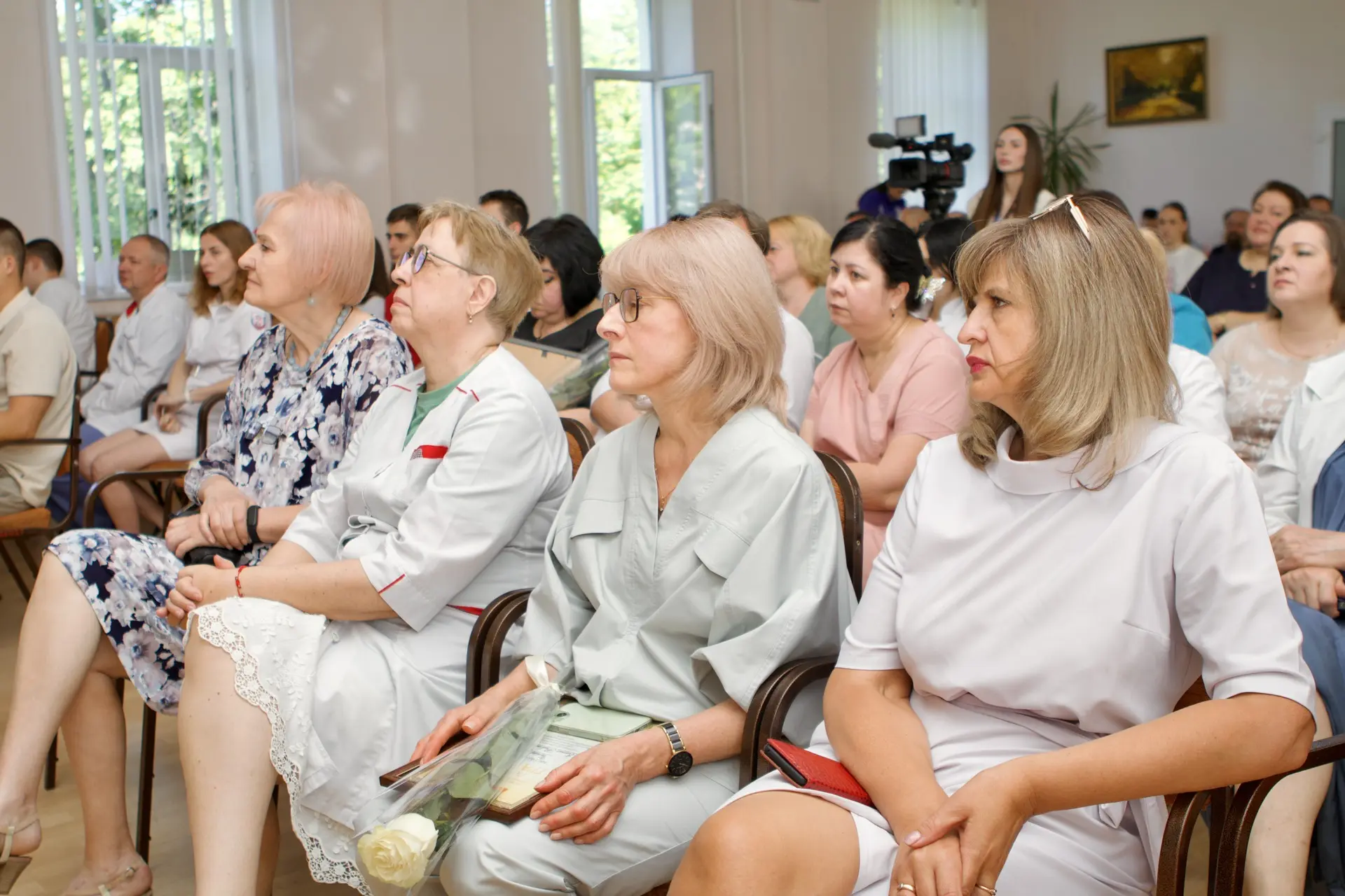 Праздник тех, кто стал надежной опорой Донбасса

🚑 Вместе с «Молодой Гвардией Единой России» поздра