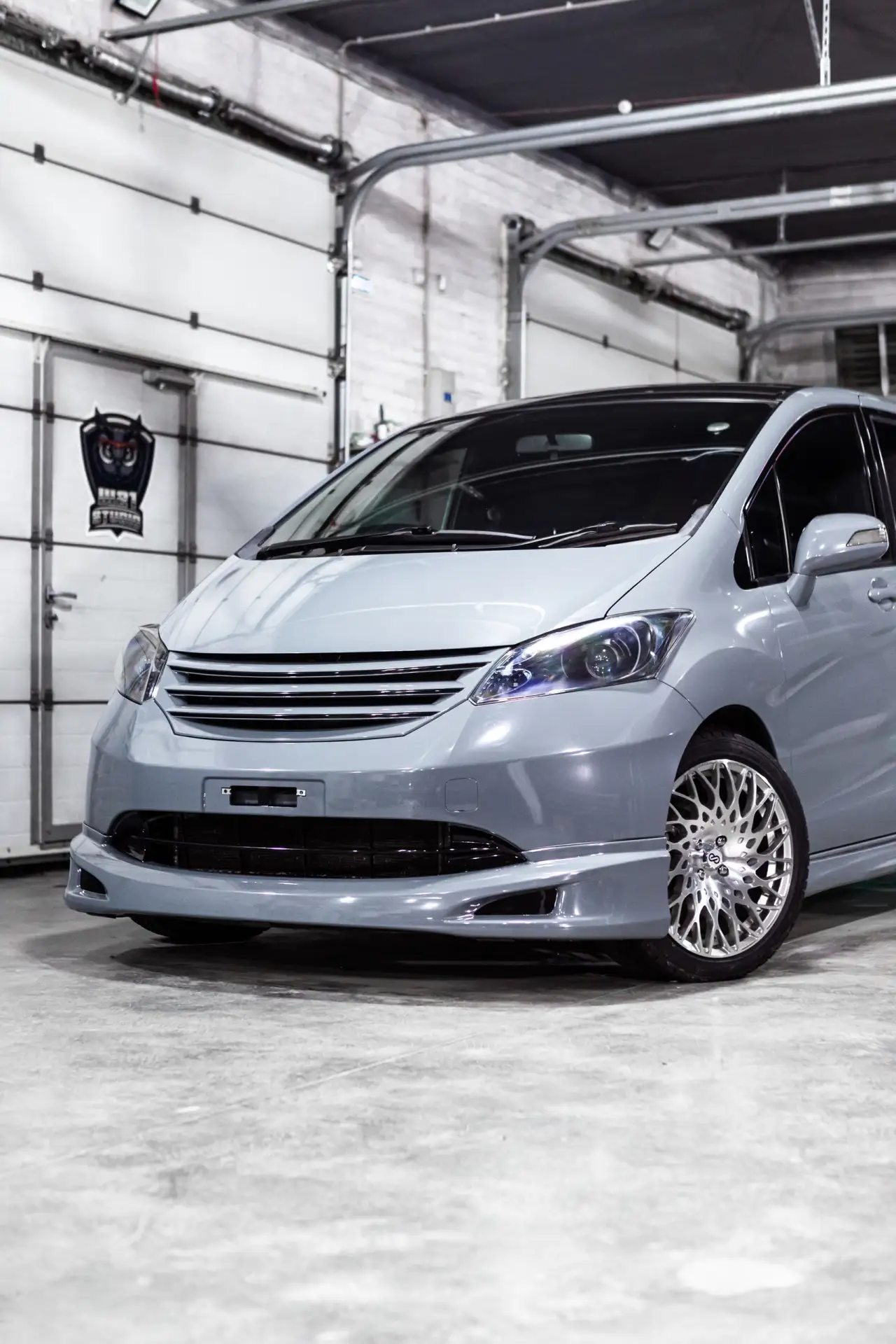 Honda Freed 

Подготовка ЛКП к оклейке - удаление вмятин, коррекция сколов и царапин. 
Полная оклейк