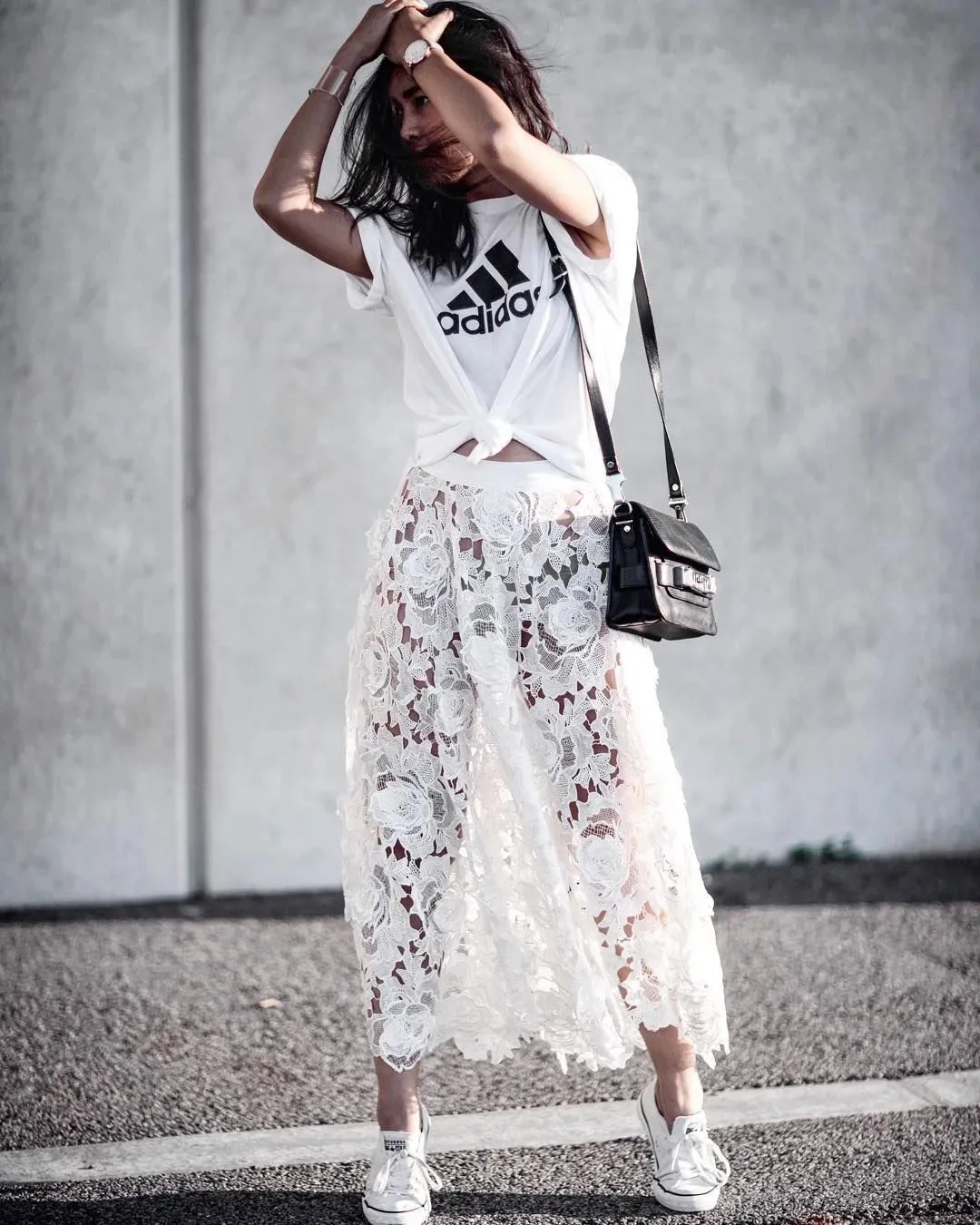 Дамы, привет♥

Попался в Pinterest этот образ, и я буквально залипла! 😍 Ну кайф же? Очень крутой ко