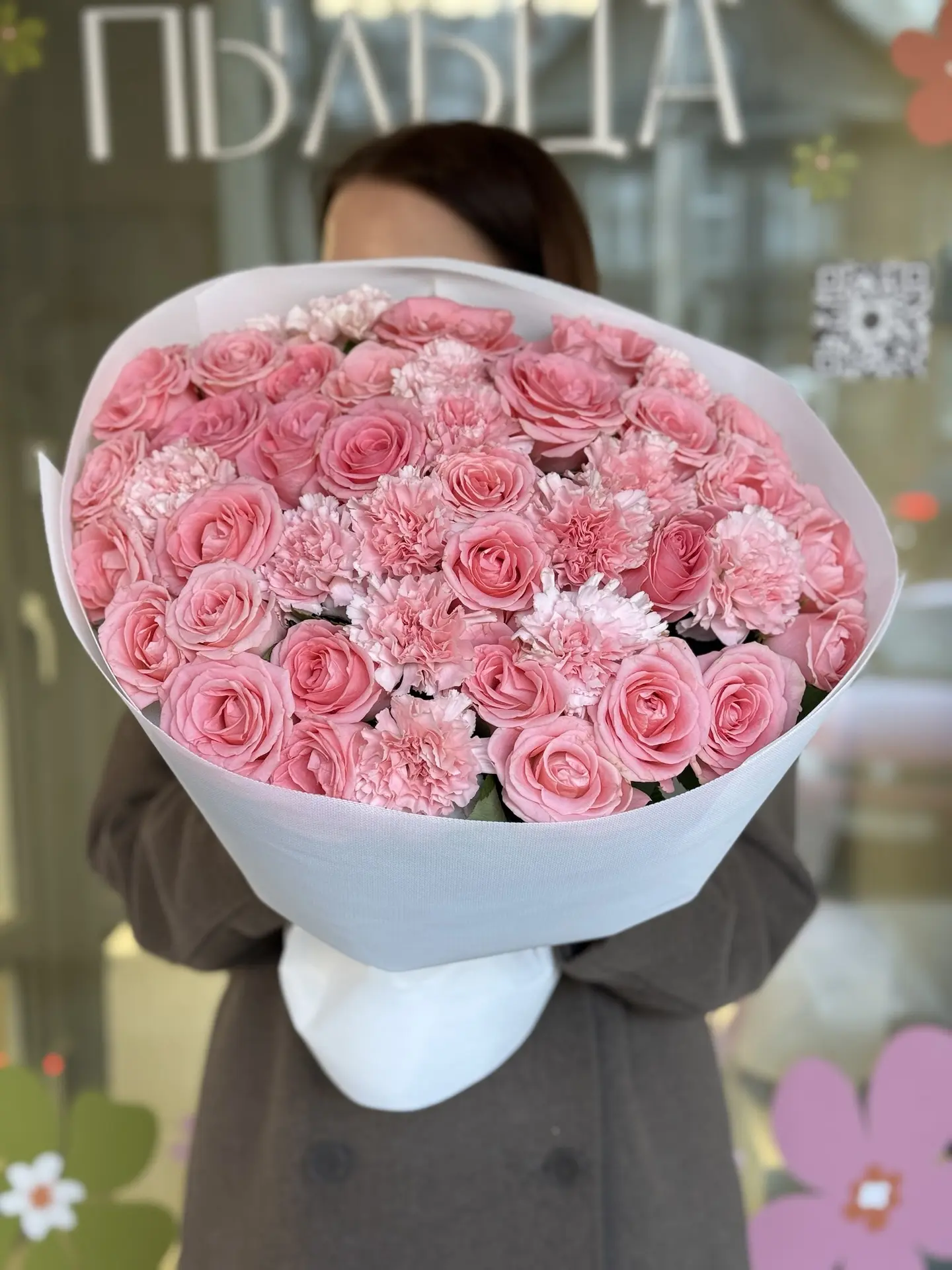 💗 Просто потому что захотелось розового

  Большой букет из розовых роз и нежных диантусов
Воздушны