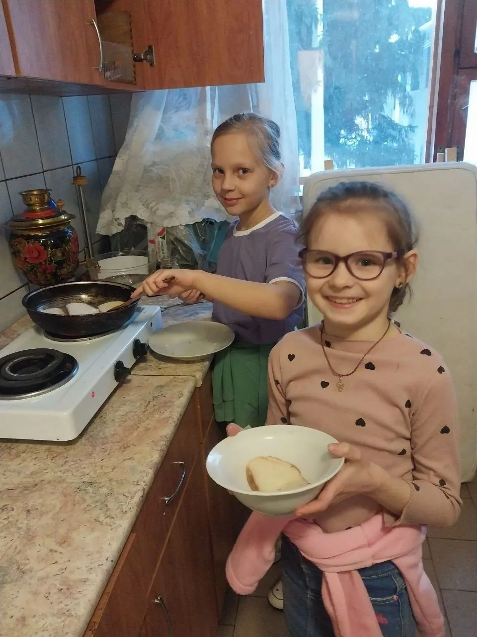 На Масленичной неделе участники кружка «Хозяюшка» в комнате СБО приготовили разнообразные угощения: 