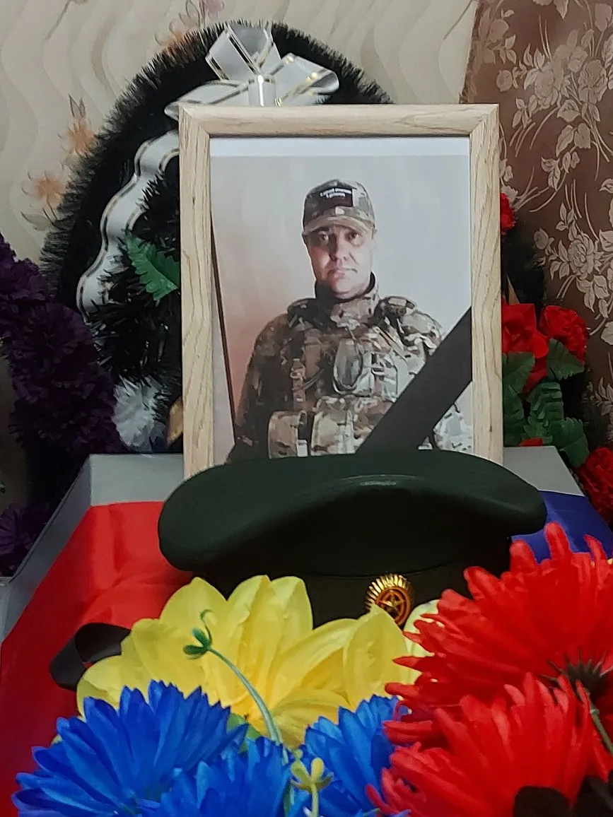 ‼Друзья!
В нашем селе страшное горе: в зоне специальной военной операции погиб наш земляк😢💔молодой