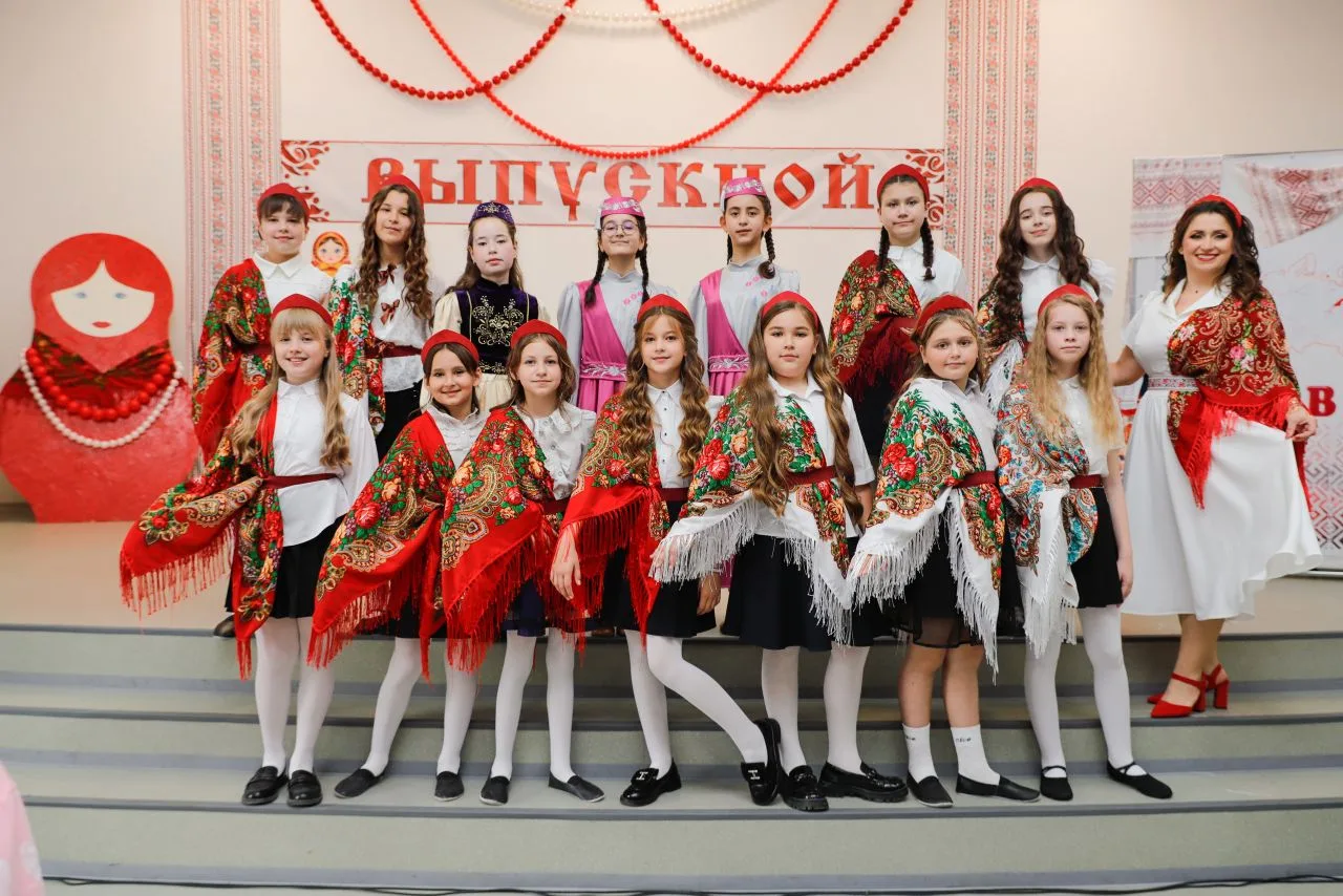 СИЛА В ЕДИНСТВЕ 🇷🇺

В нашей школе прошёл патриотический, дружный выпускной «Орлят России» 4‑А клас