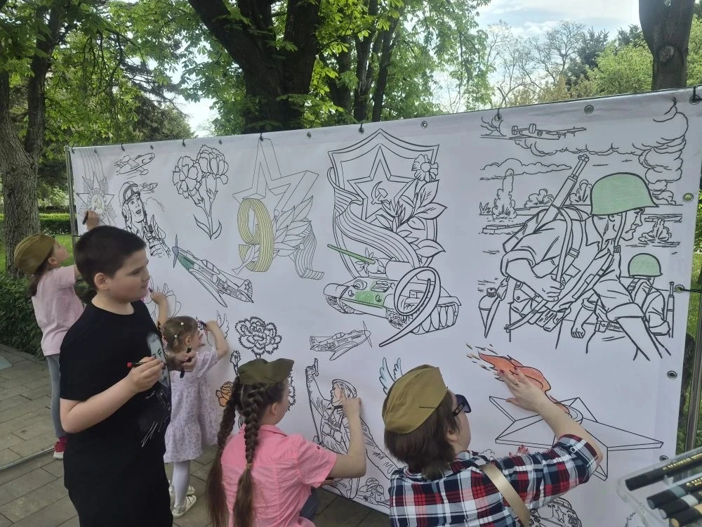 ✨🎉 Дворец культуры Тракторозаводского района Волгограда провёл серию мастер-классов ко Дню Победы н