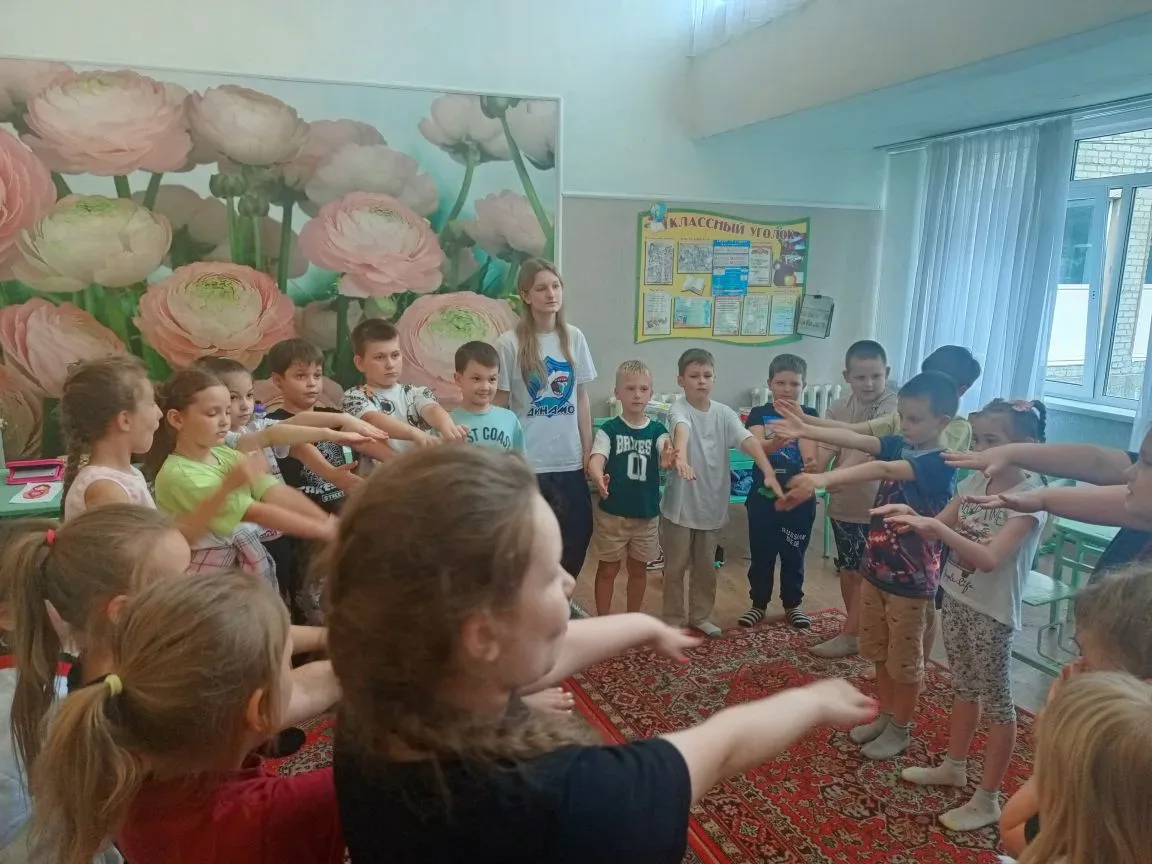 Летний пришкольный лагерь
☀"СОЛНЫШКО"☀

🔥 Энергия, драйв и кувырки — в лагере «Солнышко» сегодня бы