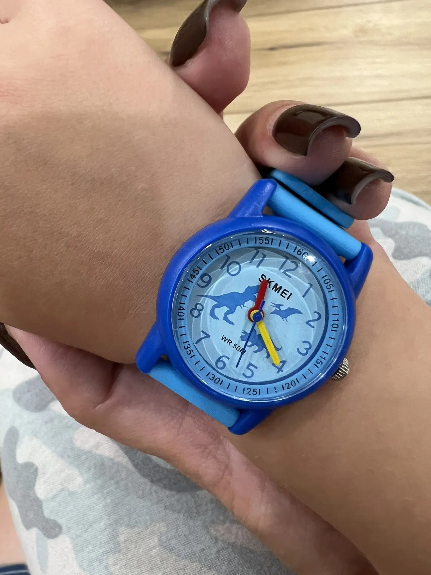 Про детские наручные часы ⏰

Друзья, я давно хочу рассказать про детские наручные часы.
Матвей испол