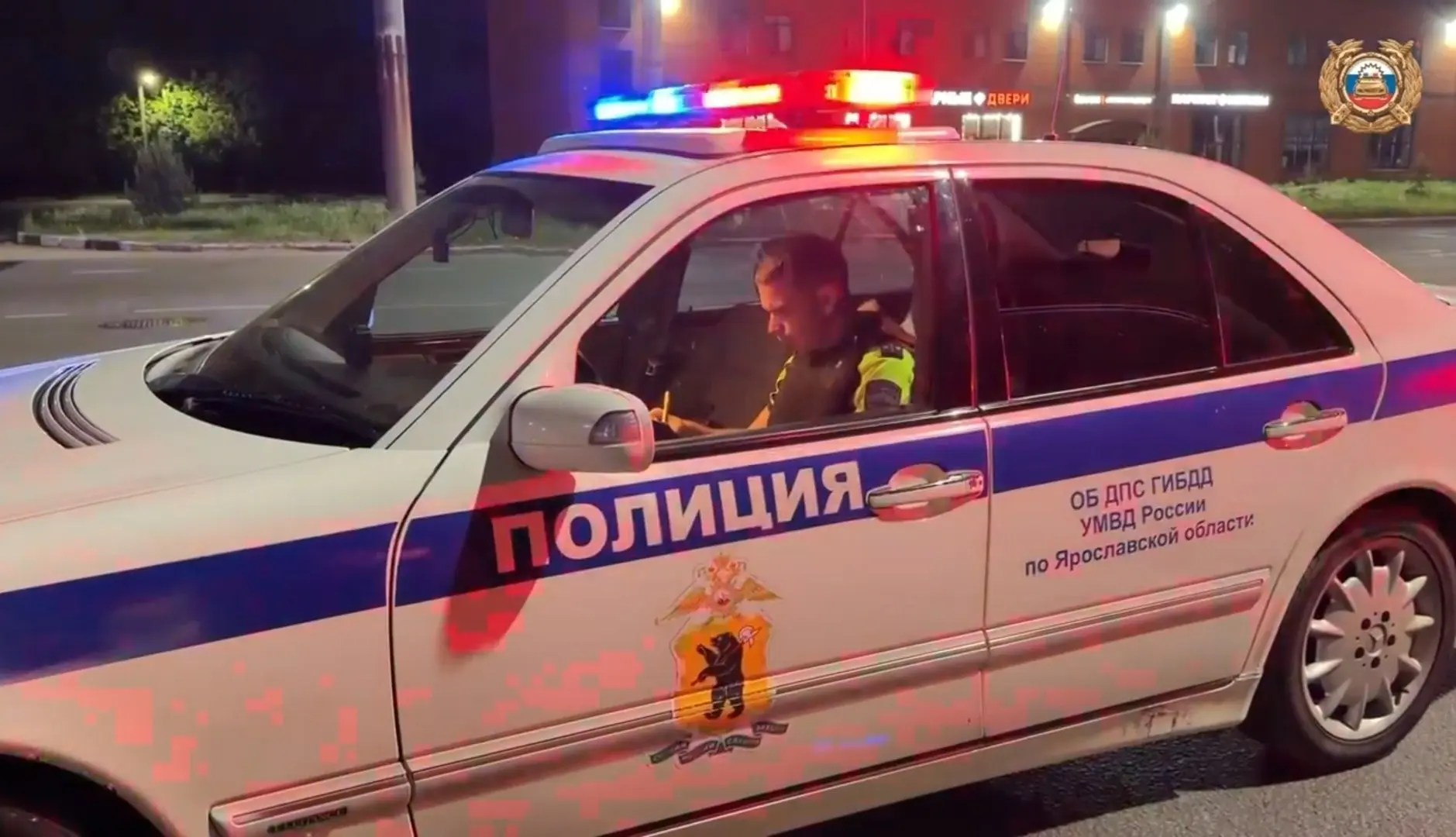 Под Ярославлем водитель без прав пытался дать взятку сотруднику ДПС

👉 https://soroka-news.ru/pod-y