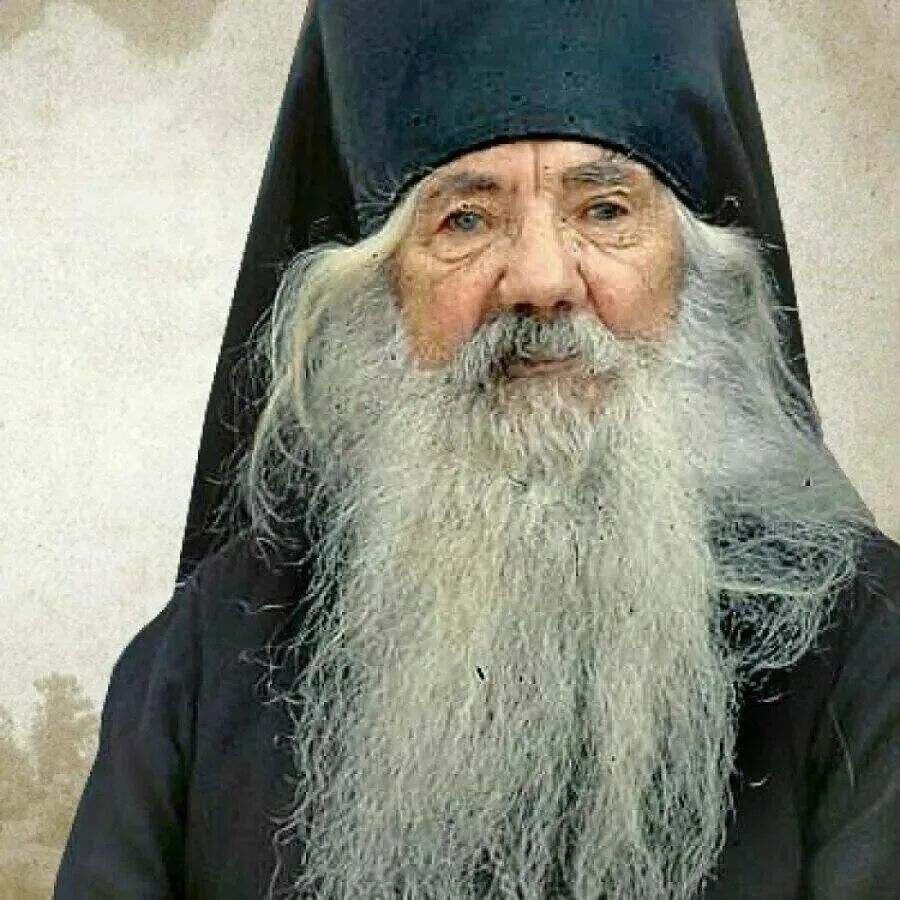 ДУХОВНЫЕ ПОГОВОРКИ ОТЦА ПАВЛА ГРУЗДЕВА 
 
Кто без крестов, тот не Христов! 
У совести нет зубов, а о