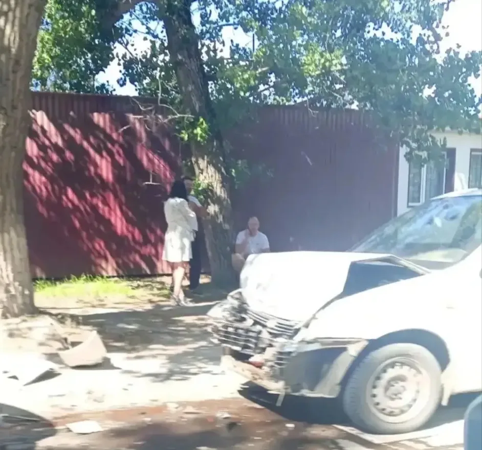 🚨«На Красной, 11 ДТП. Объезжайте», — советует подписчик «ПИКа».