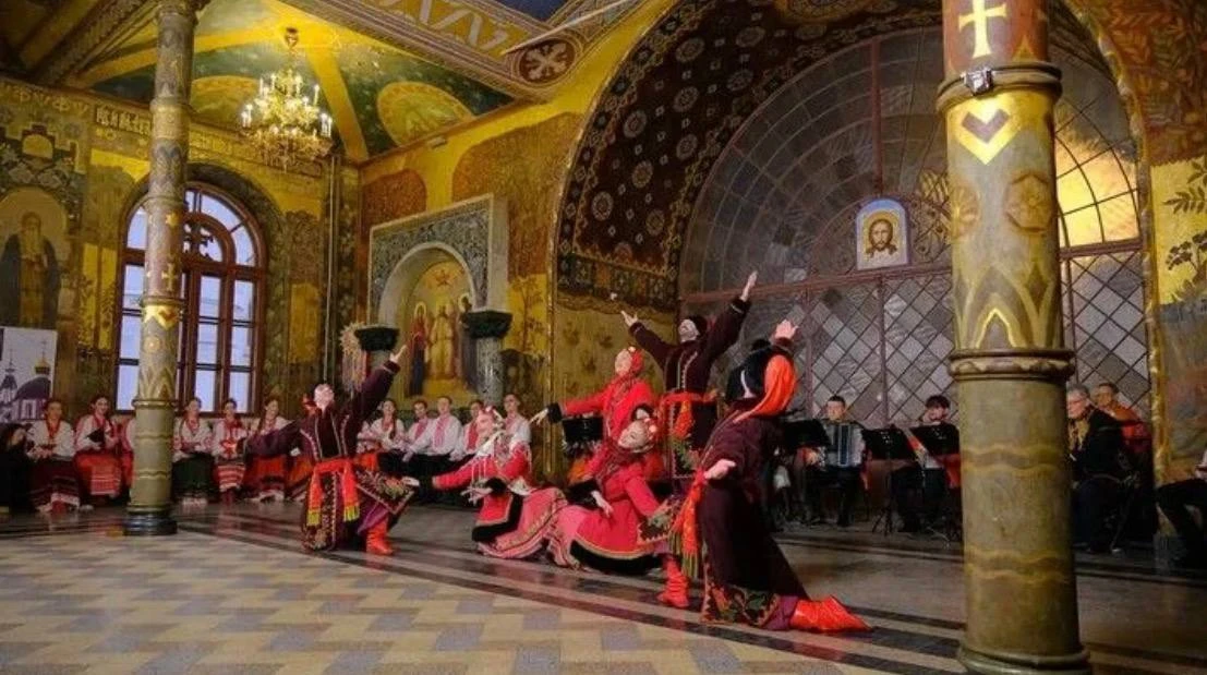 Всем, кто очень переживает из-за Лавры, хотим напомнить, что Лавра была неоднократно осквернена. Там