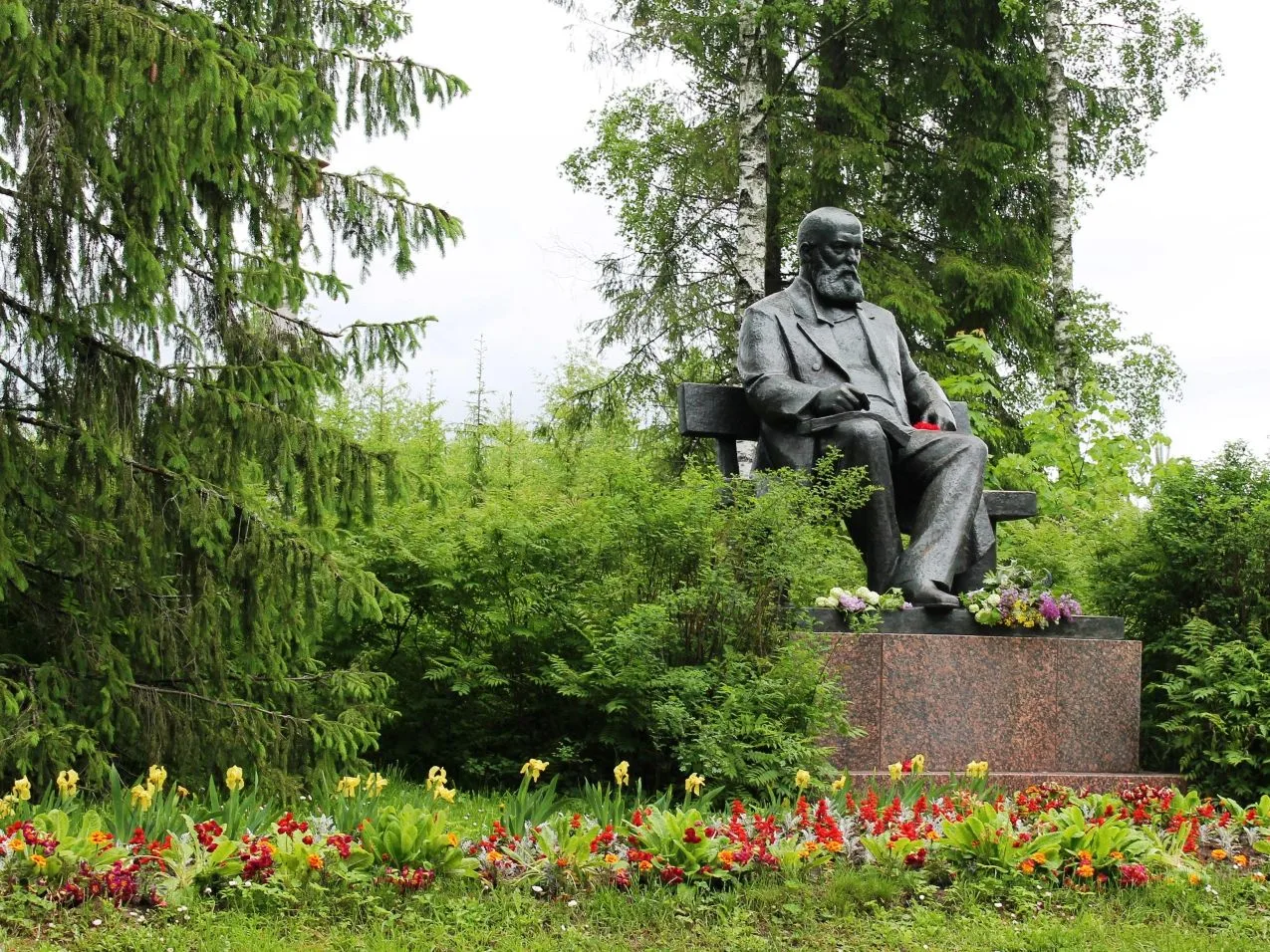 💚14 июня,в день памяти А. Н. Островского: «Доходное место» в  Щелыкове  и «Бешеные деньги» на сцене