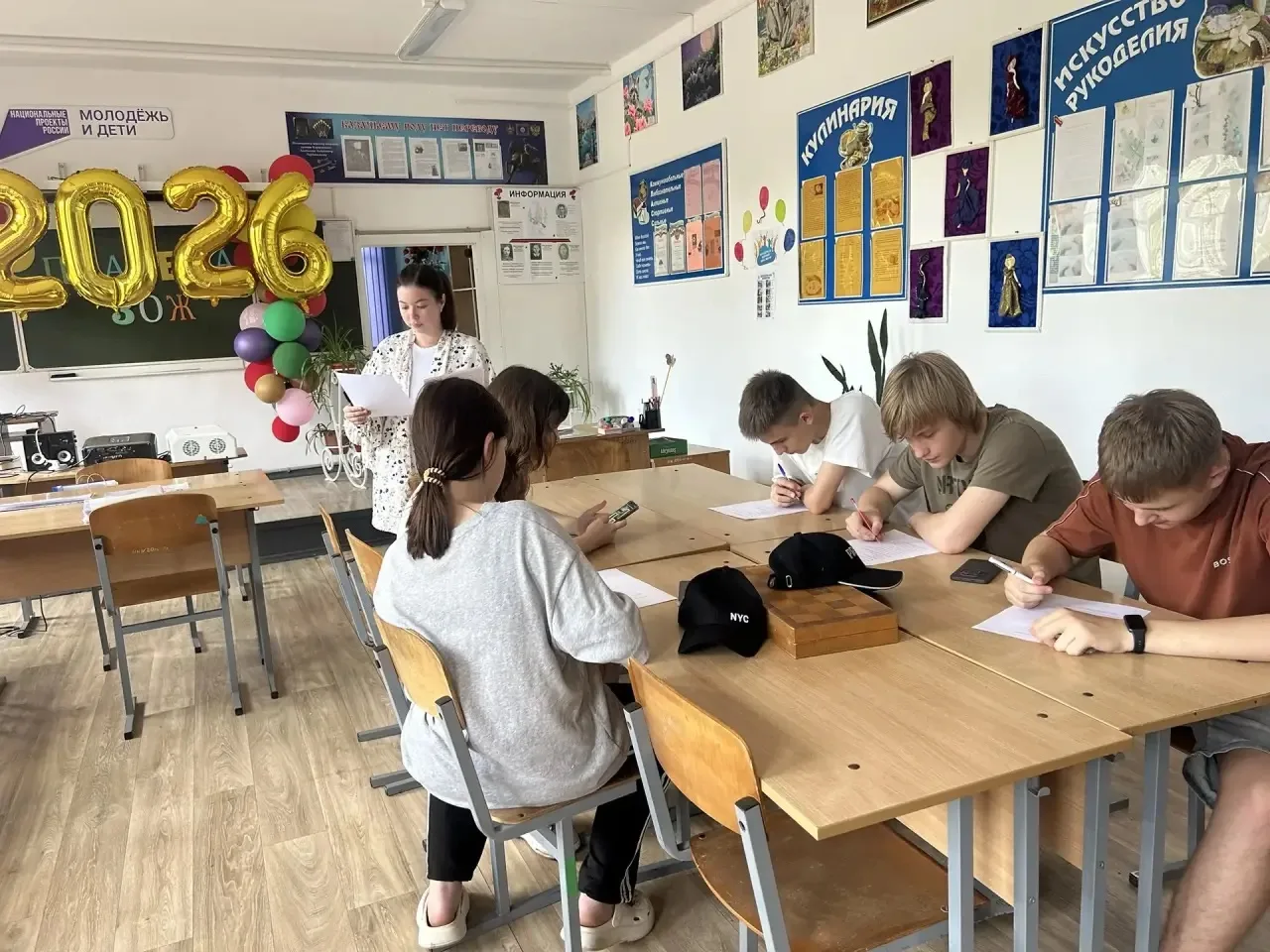 Чем занимаются ребята в лагере «Планета ЗОЖ»?

В нашем лагере труда и отдыха день расписан по минута