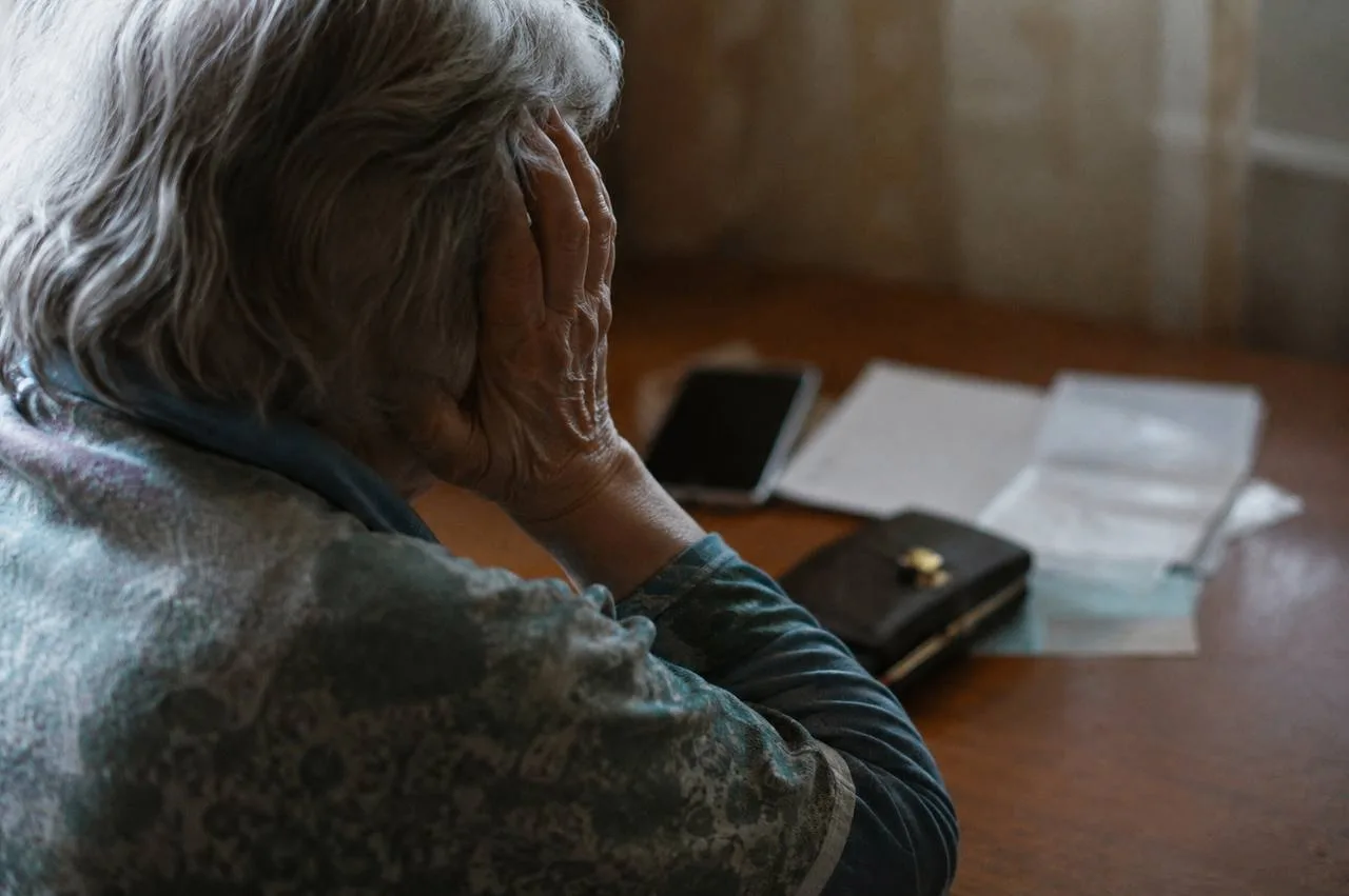 Более 1,5 млн рублей потеряла жительница Иркутска после звонка о замене домофона

Пенсионерке позвон