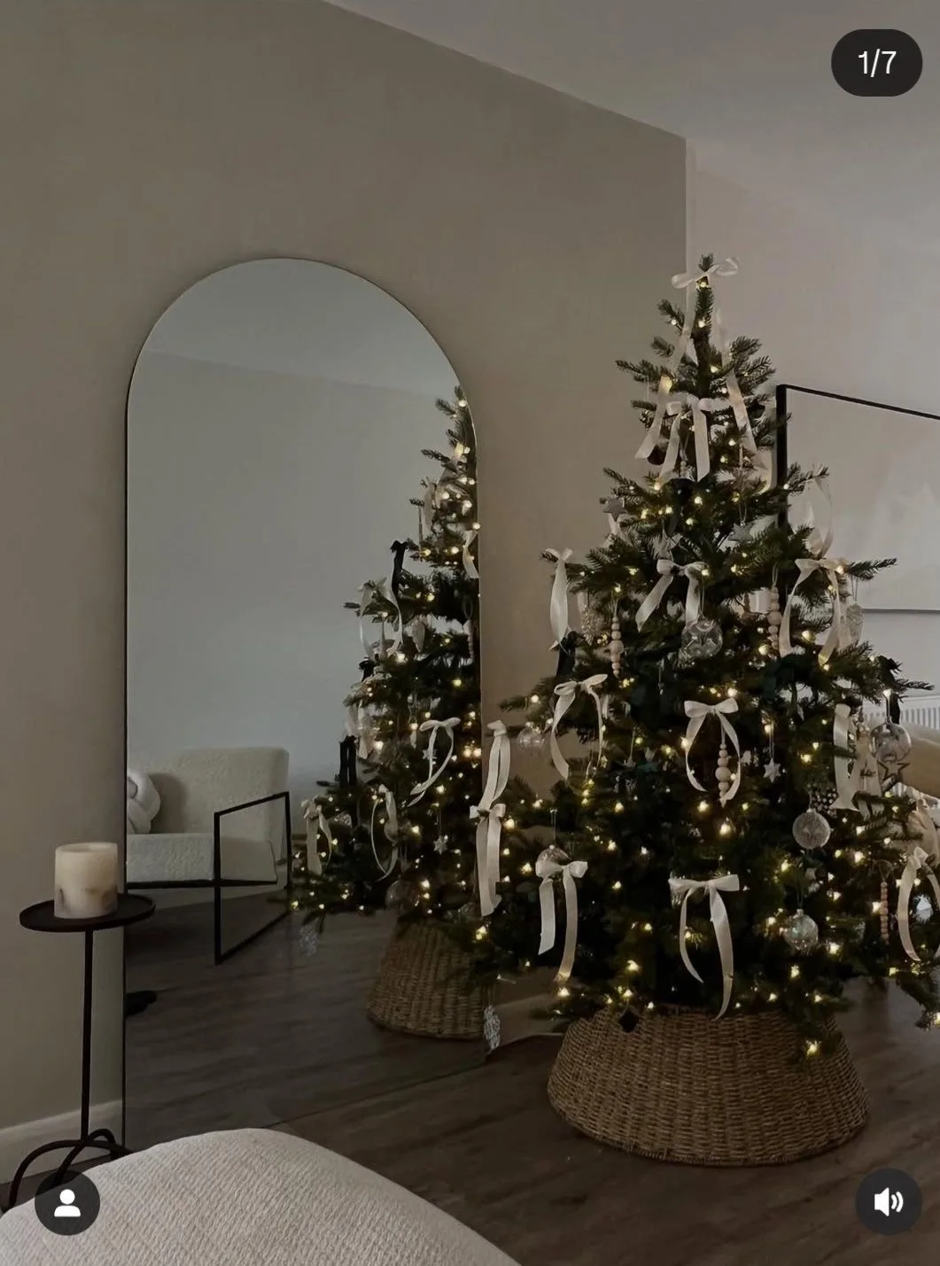 Любимый месяц в году🎄🎅🏻
В прошлом году украшала елочку большим белым бантом. В этом году референс