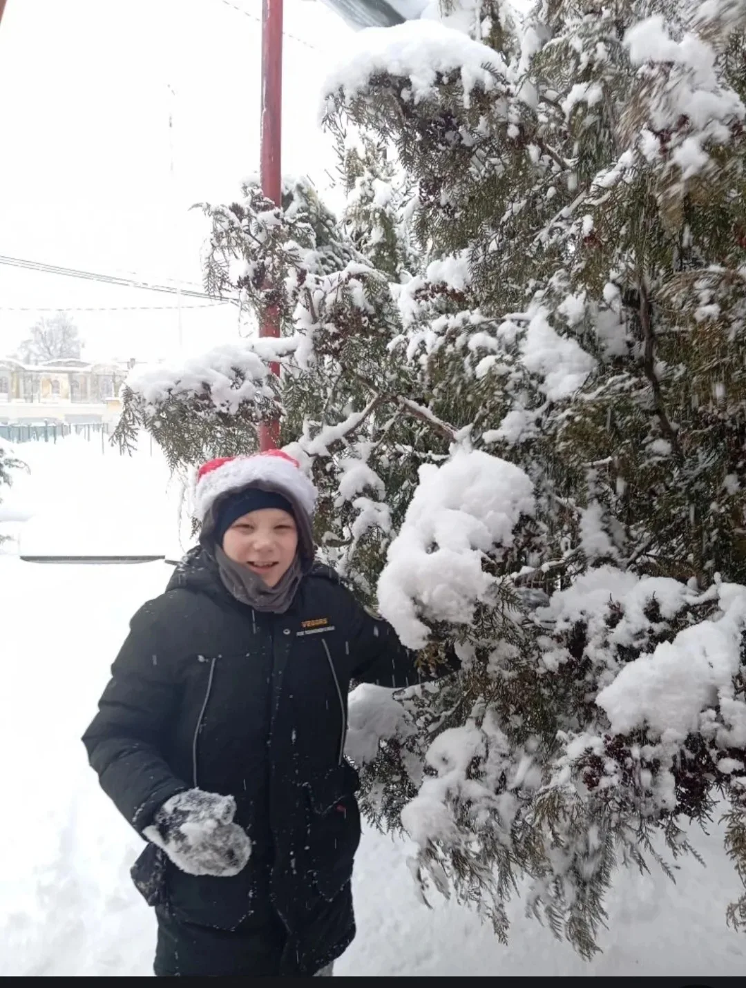 🥳Хоть и коротки дни зимой, но нам на всё времени хватает!. На дворе заснежило❄️❄️, но это не помеша