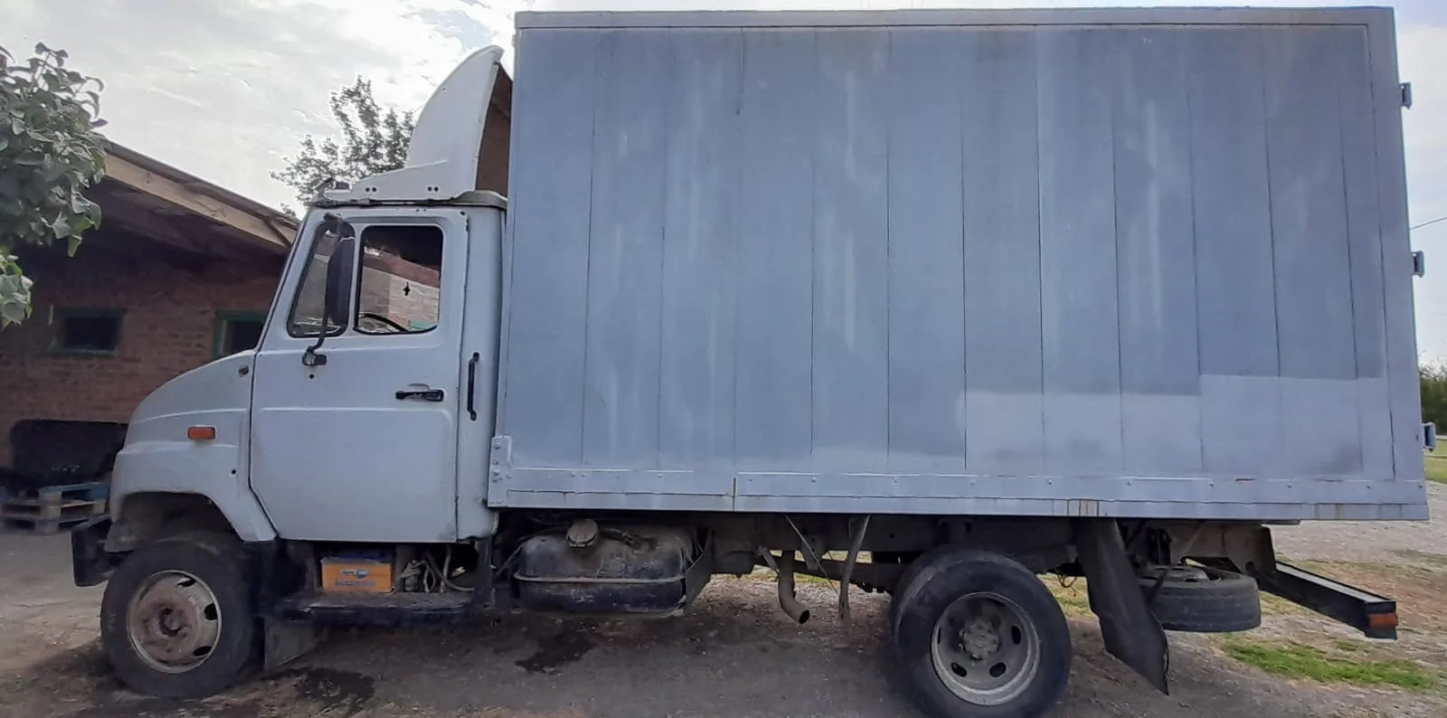 Продам ЗИЛ - Бычок, цена 400 к, на ходу, все вопросы по телефону 89289599200 Александр
