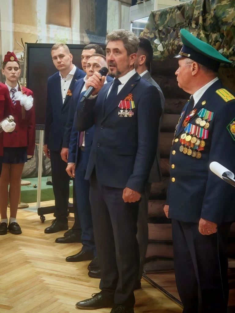 В рамках ежегодной патриотической акции «Память» принял участие в  торжественной церемонии закладки 