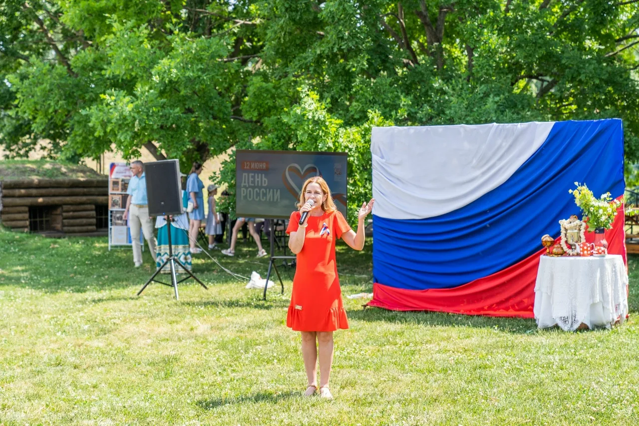 ГЛАВНЫЙ ПРАЗДНИК СТРАНЫ — НА ПРОХОРОВСКОМ ПОЛЕ

День России на Прохоровском поле — это было по-насто