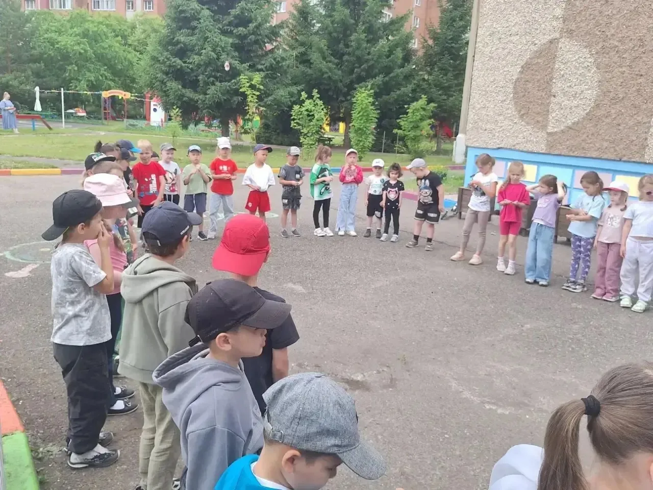 Мы помним! 

Сегодня в нашем детском саду прошла акция, приуроченная ко Дню памяти и скорби — одной 